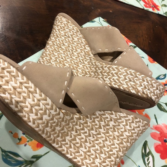 Guess Tan & White Woven Wedge Slide Sandals- 9 1/2 - Picture 2 of 12